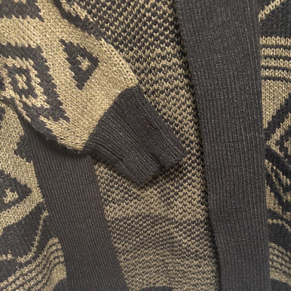 Geometric Aztec like Patterned open Cardigan - Picture 2 of 5